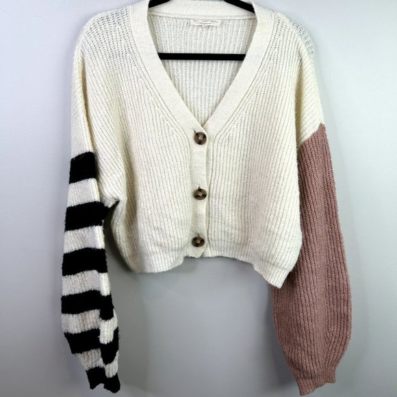 Sweaters - Boutique beige ad mauve color block crop cardigan sz small